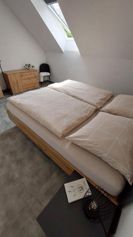 Apartmán Po schodech nahoru Bořetice Exterior foto